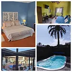 Casona La Orilla 1908 Bed & Breakfast