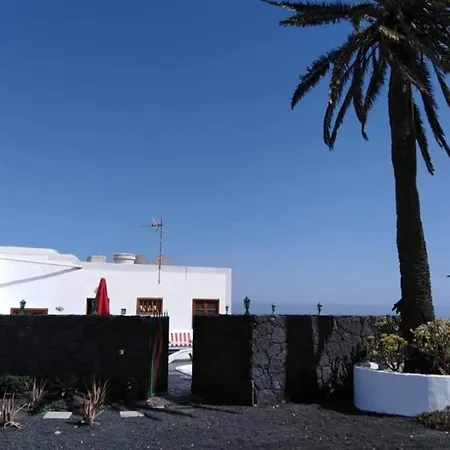 Casona La Orilla 1908 Bed & Breakfast