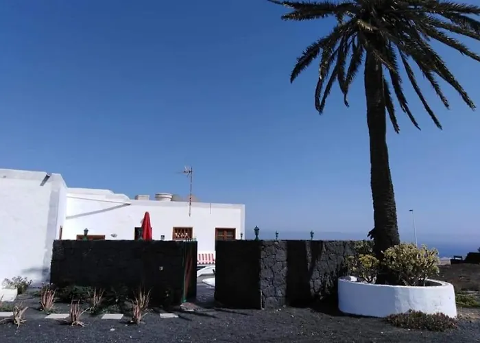 Casona La Orilla 1908 Bed & Breakfast