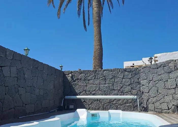 Casona La Orilla 1908 Bed & Breakfast 3*